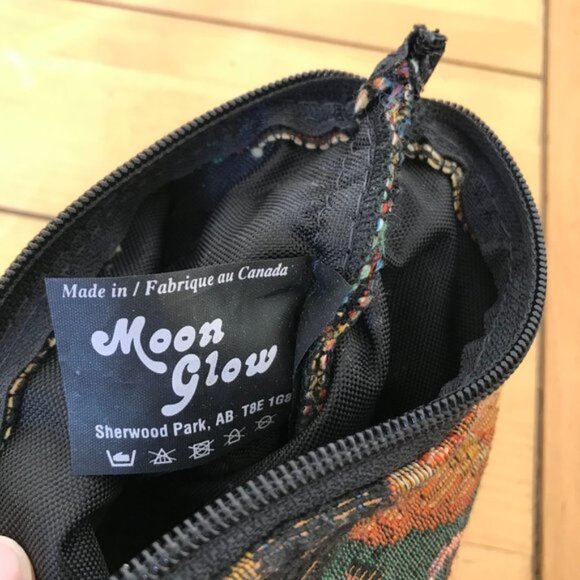 Puppy Dog Tapestry Zip-Up Pouch Make Up Bag Made in Canada Moon Glow 6.5x8.5 - Picture 5 of 5